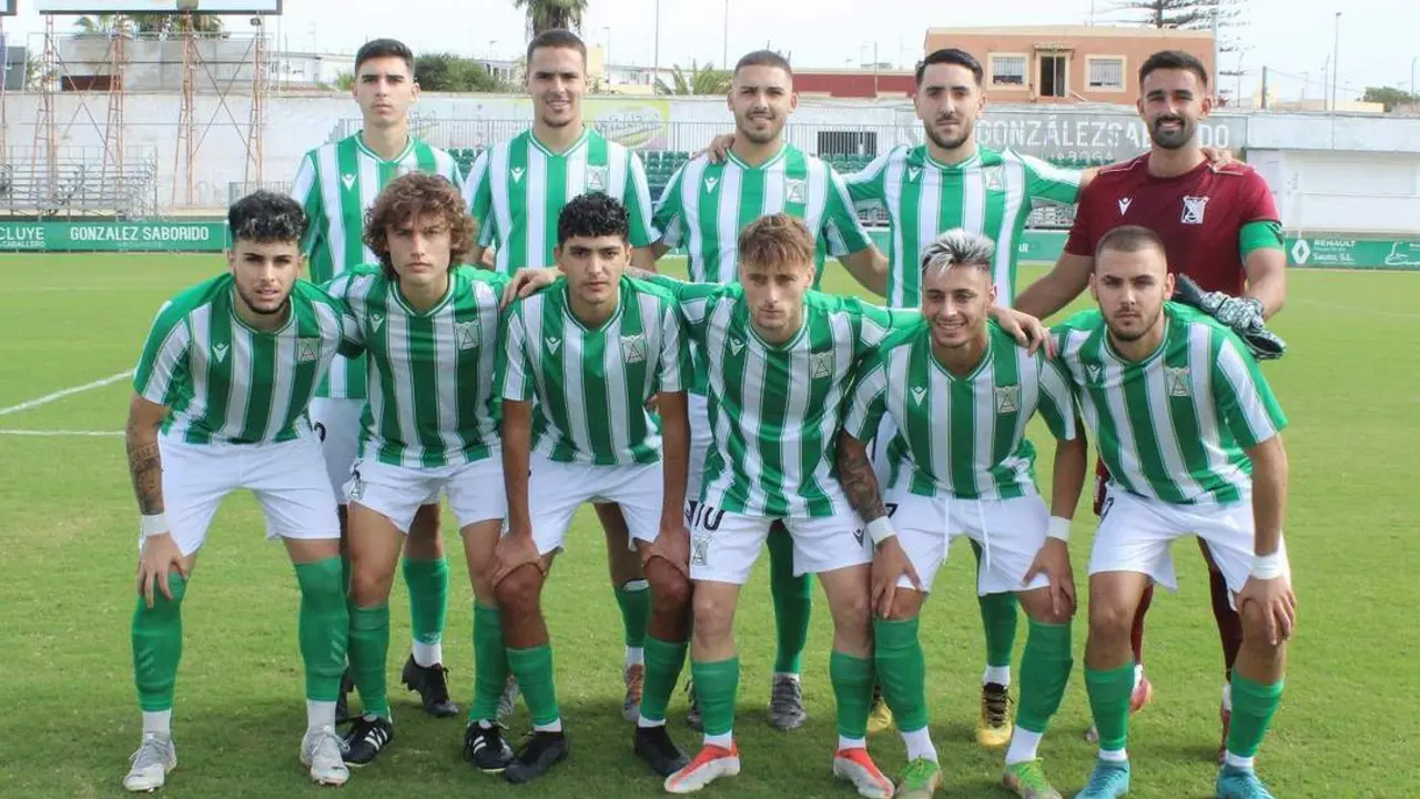 Once inicial que present&oacute; el Atl&eacute;tico Sanluque&ntilde;o B ante el Trebujena Balompi&eacute; en el Estadio El Palmar - Ra&uacute;l J. Bustillos