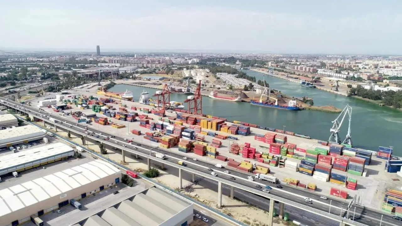Imagen a&eacute;rea del Puerto. - PUERTO DE SEVILLA