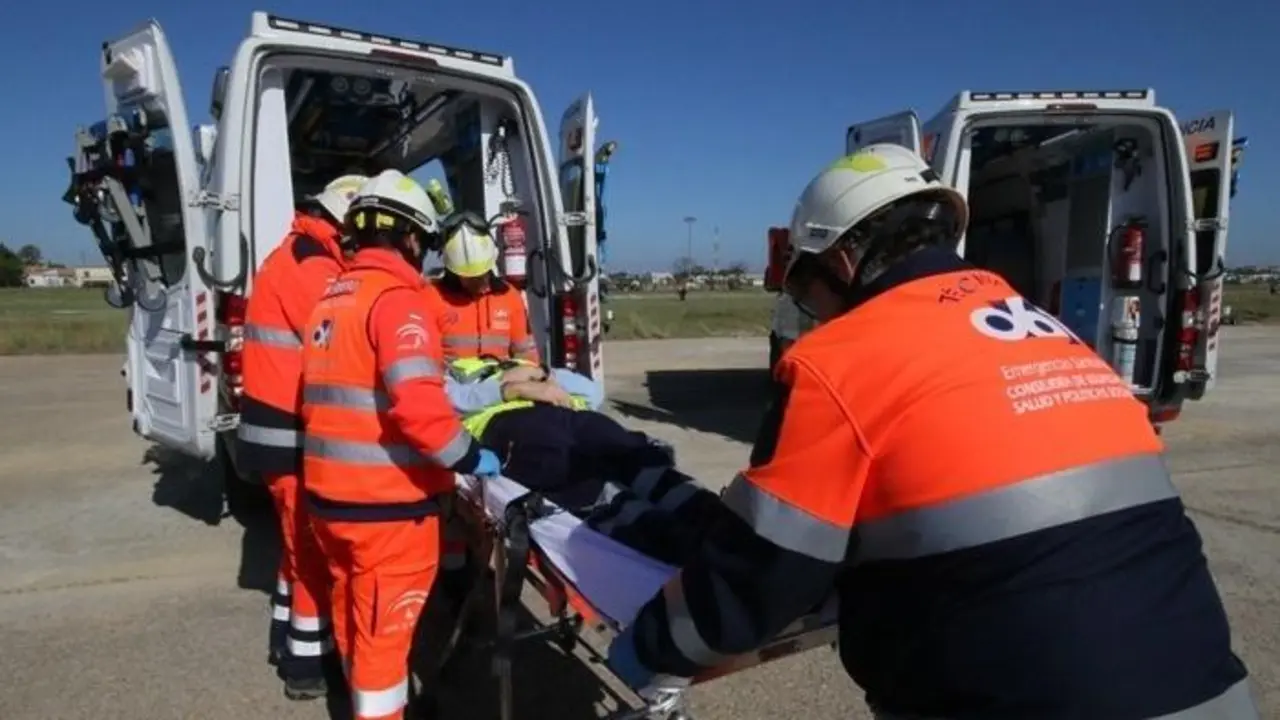 Profesionales sanitarios del servicio 061. - JUNTA DE ANDALUC&Iacute;A