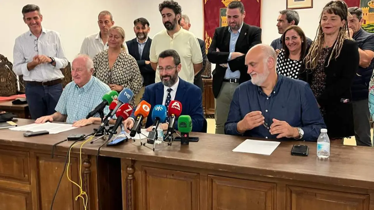 La L&iacute;nea llevar&aacute; ante el Supremo la petici&oacute;n de consulta popular sobre la ciudad aut&oacute;noma