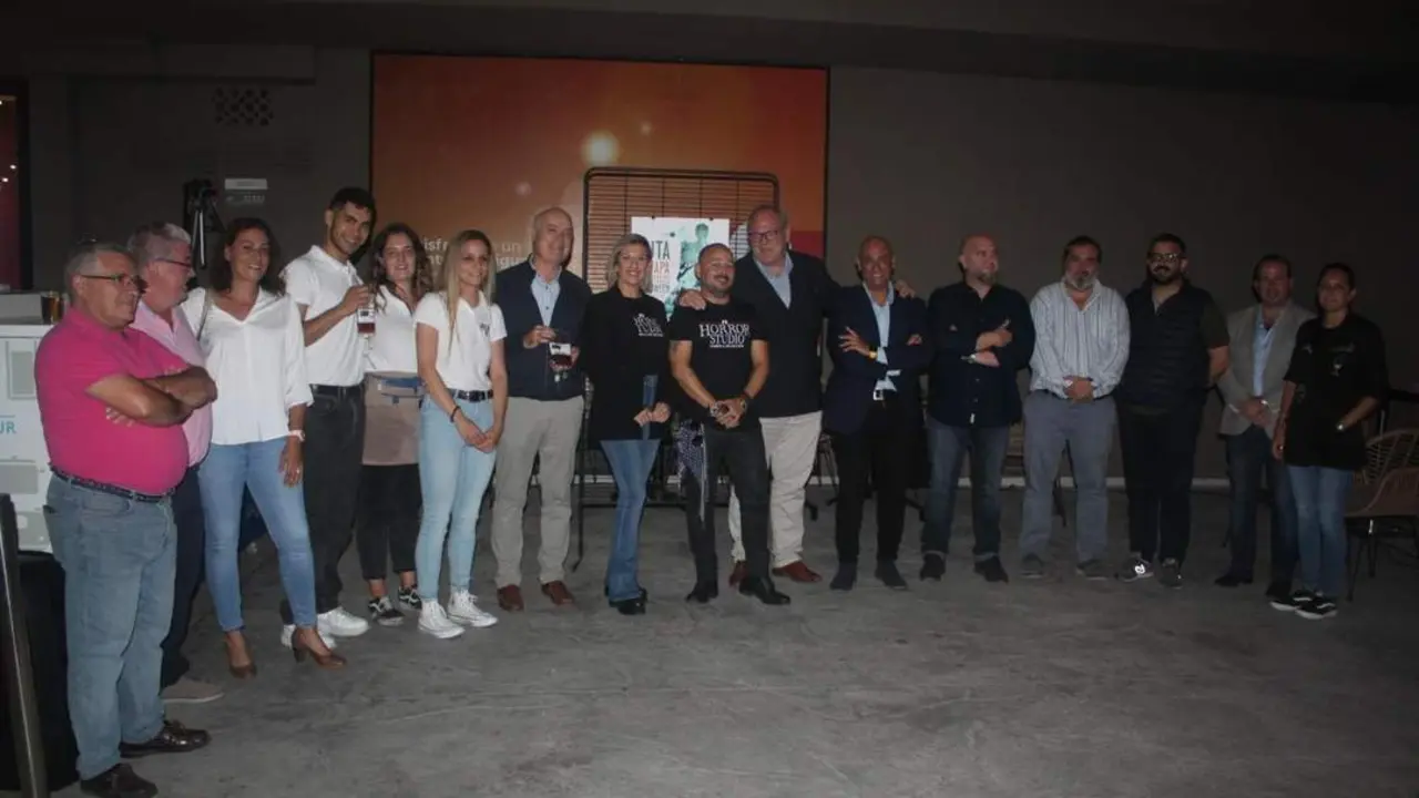Foto final de familia. - A.I.
