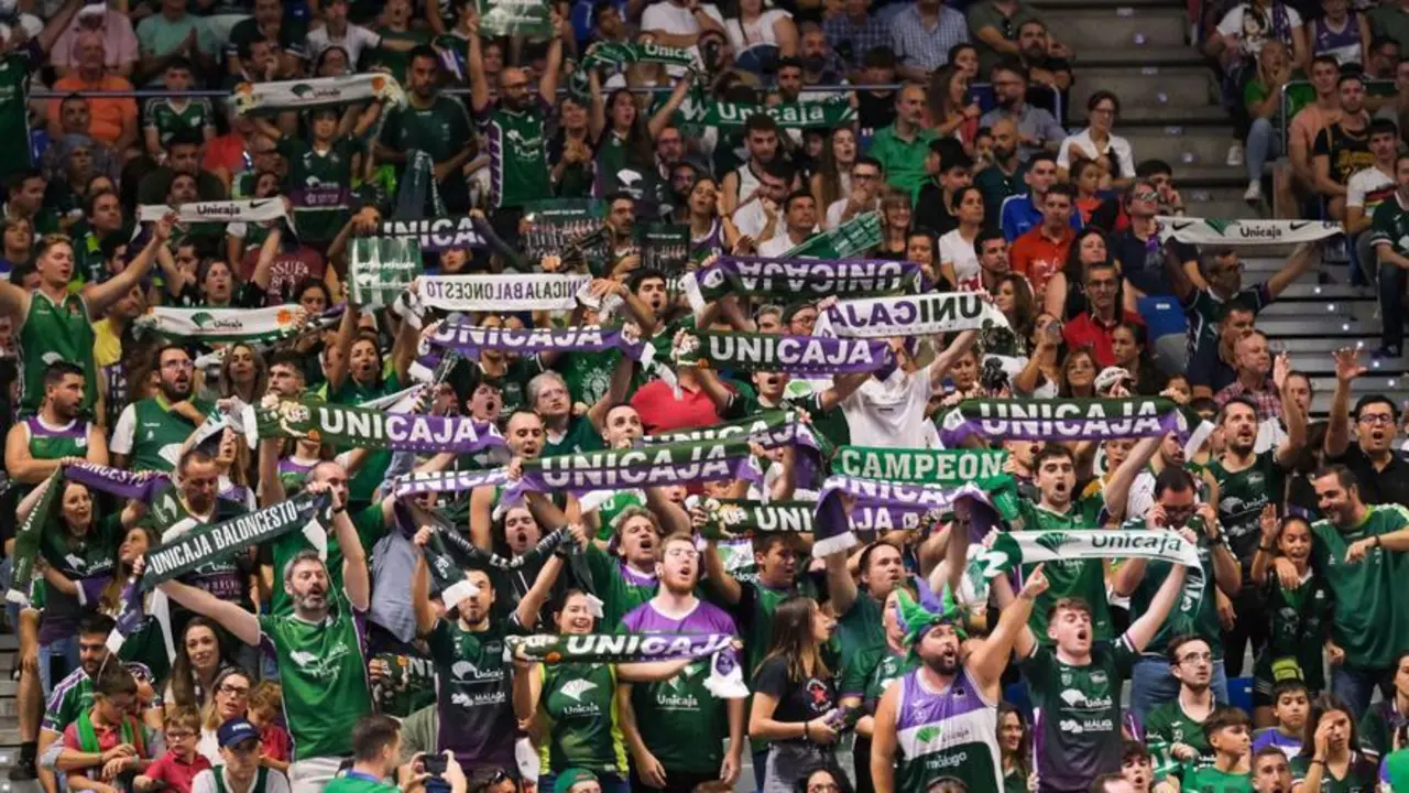 Ambientazo en el Infierno Verde con la afici&oacute;n al mando.  - UNICAJA CB