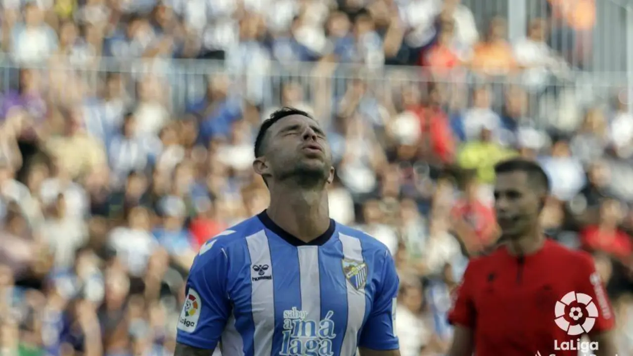 Al M&aacute;laga no se sale nada: solo hay que fijarse en los gestos de impotencia de sus jugadores, como Rub&eacute;n Castro. - LALIGA