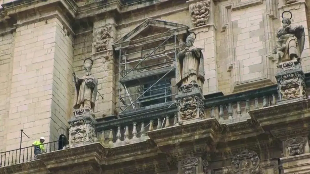 Trabajos en las vidrieras de la Catedral.  - Viva Ja&eacute;n
