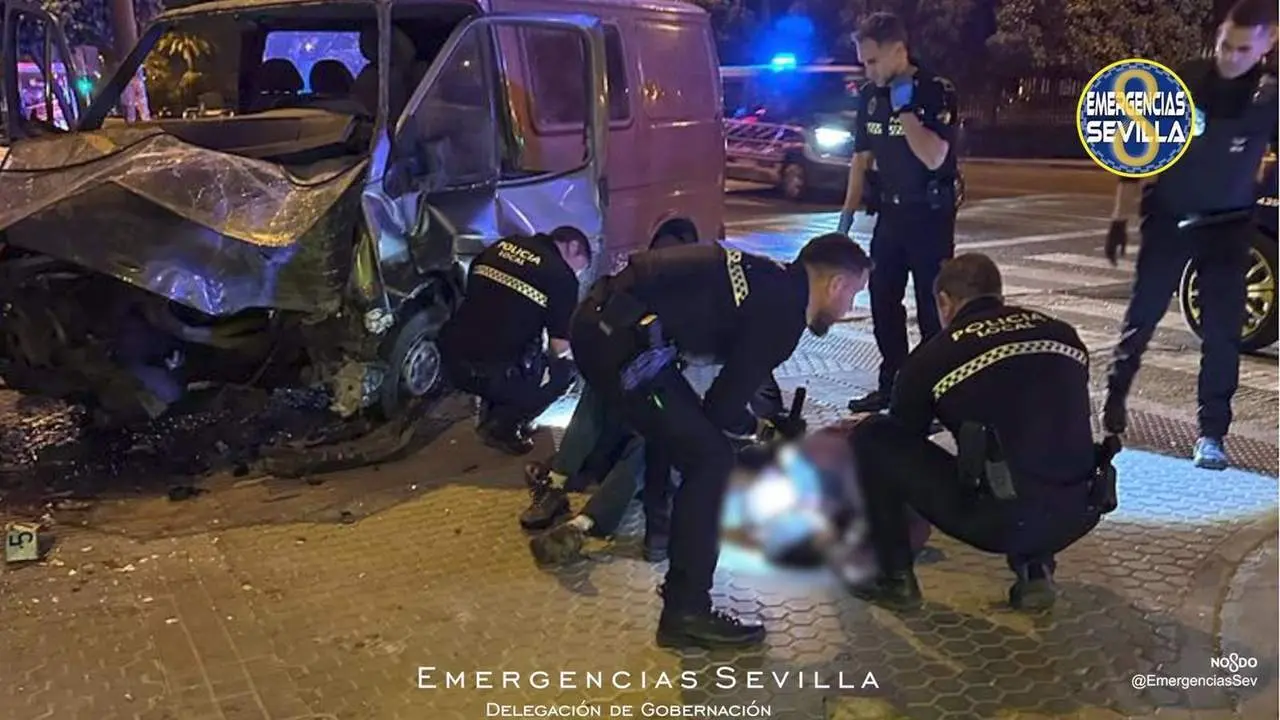 Accidente en la calle Clemente Hidalgo, en Sevilla. - 