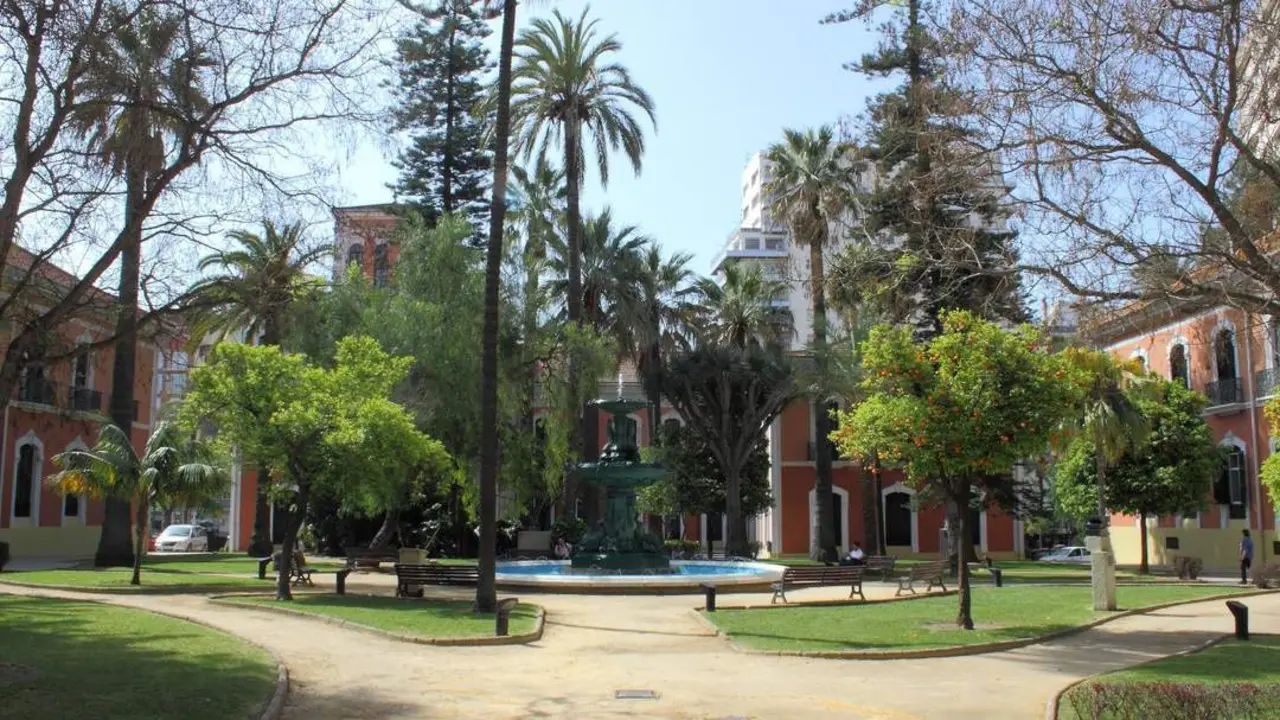 Patio de Guirnaldas de la Casa Col&oacute;n. - VH
