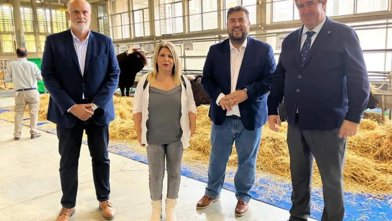 Las autoridades en la inauguraci&oacute;n de Fegasur el pasado viernes - Dipucadiz