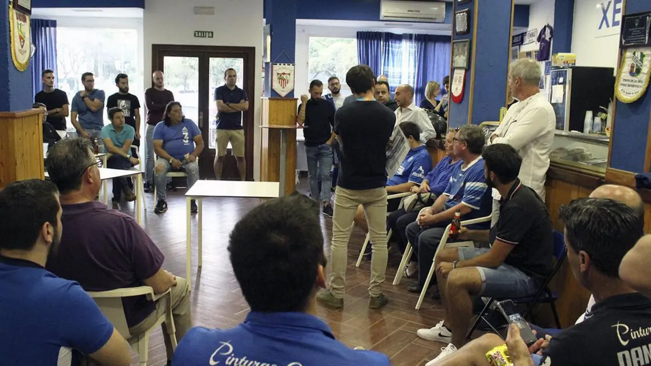 Imagen de un ateneo celebrado en la sede del Xerez DFC. - xerezdfc.com
