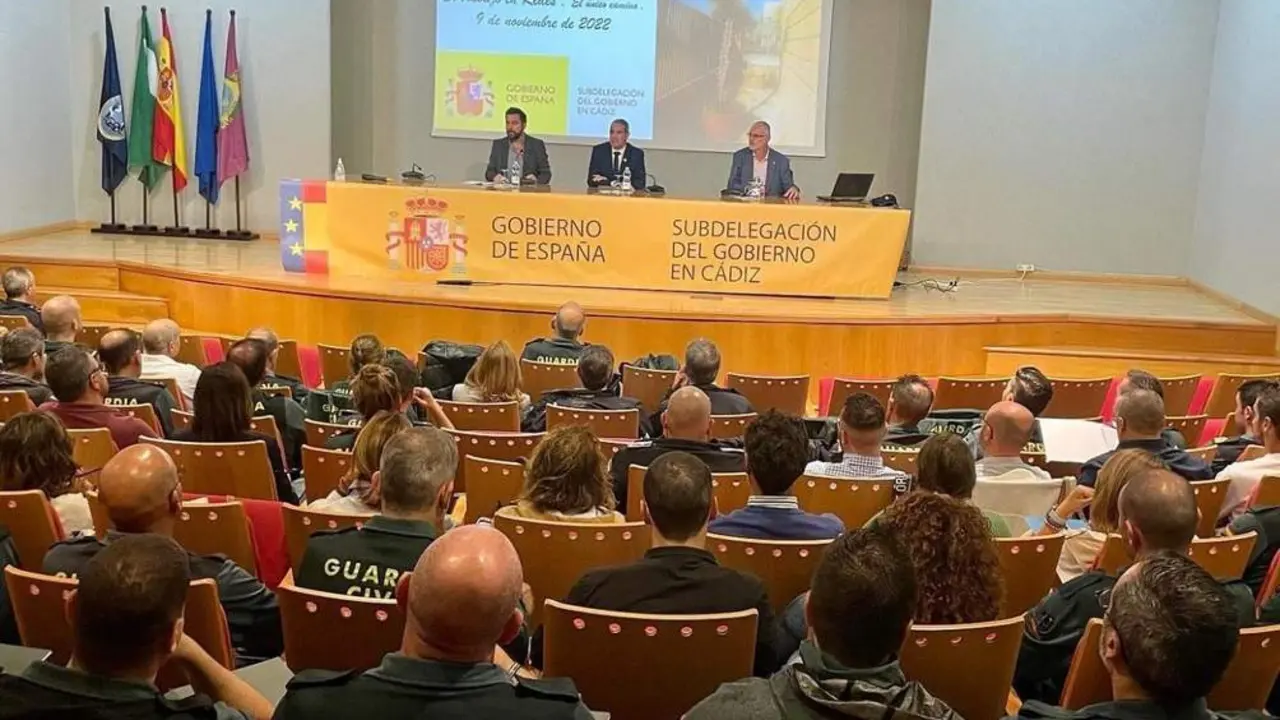 El subdelegado del Gobierno en la inauguraci&oacute;n de la jornada sobre violencia de g&eacute;nero.  - Viva 