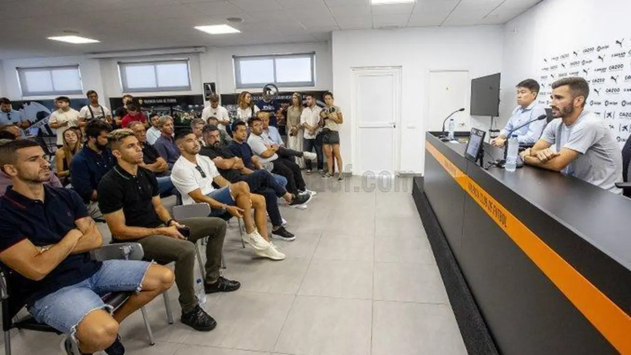 Rueda de prensa de Gay&aacute;. - @valenciacf