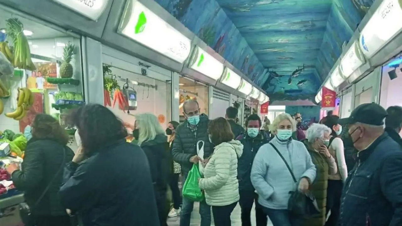 El Mercado Virgen del Rosario, en marzo, durante la huelga de los transportistas. - VIVA