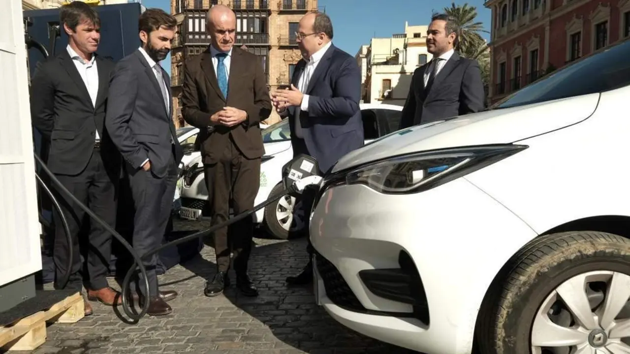 Presentaci&oacute;n de la red de recargas de veh&iacute;culos el&eacute;ctricos en la ciudad. - AYUNTAMIENTO DE SEVILLA