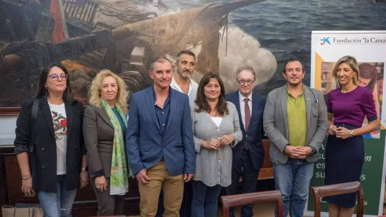 Imagen del encuentro para la firma del acuerdo entre Ayuntamiento y La Caixa - Viva