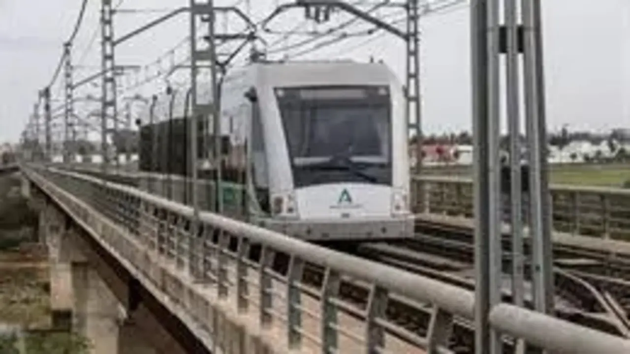 Mu&ntilde;oz espera que la l&iacute;nea 3 del Metro de Sevilla sea licitada cuanto antes por la Junta