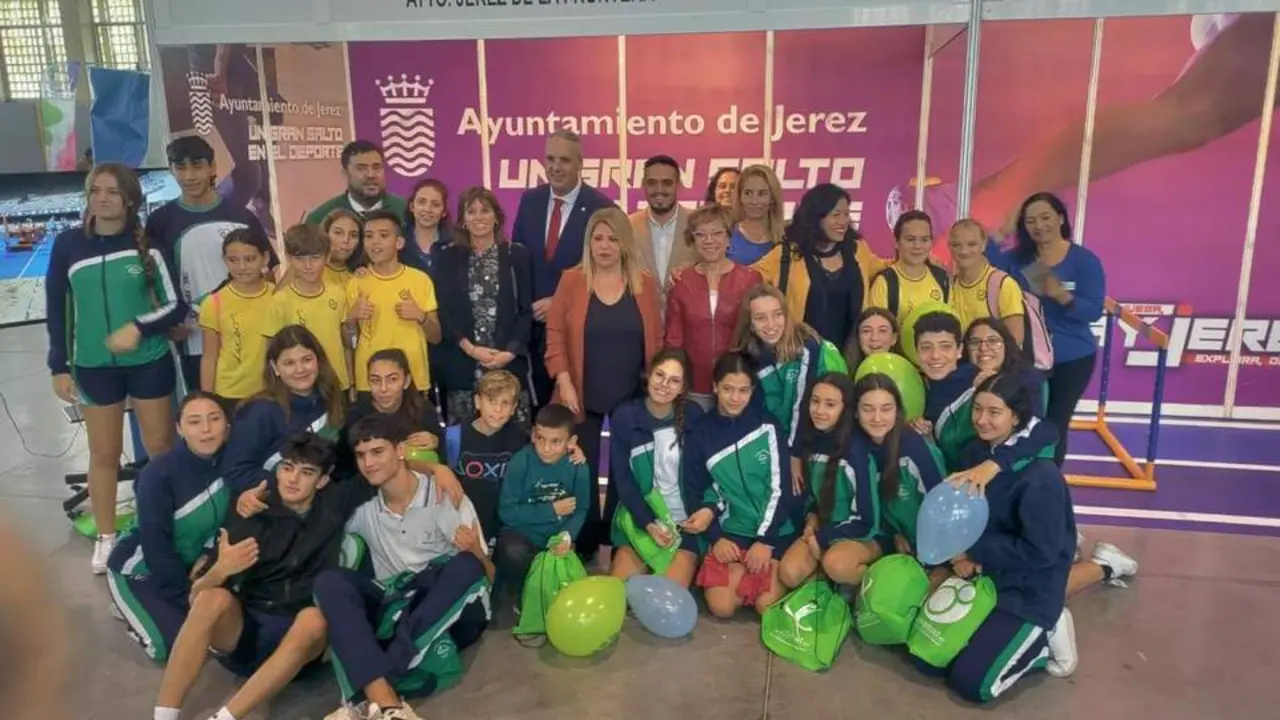 Mamen S&aacute;nchez y Juan Carlos Ruiz Boix han inaugurado la I Feria del Deporte en Ifeca. - VIVA