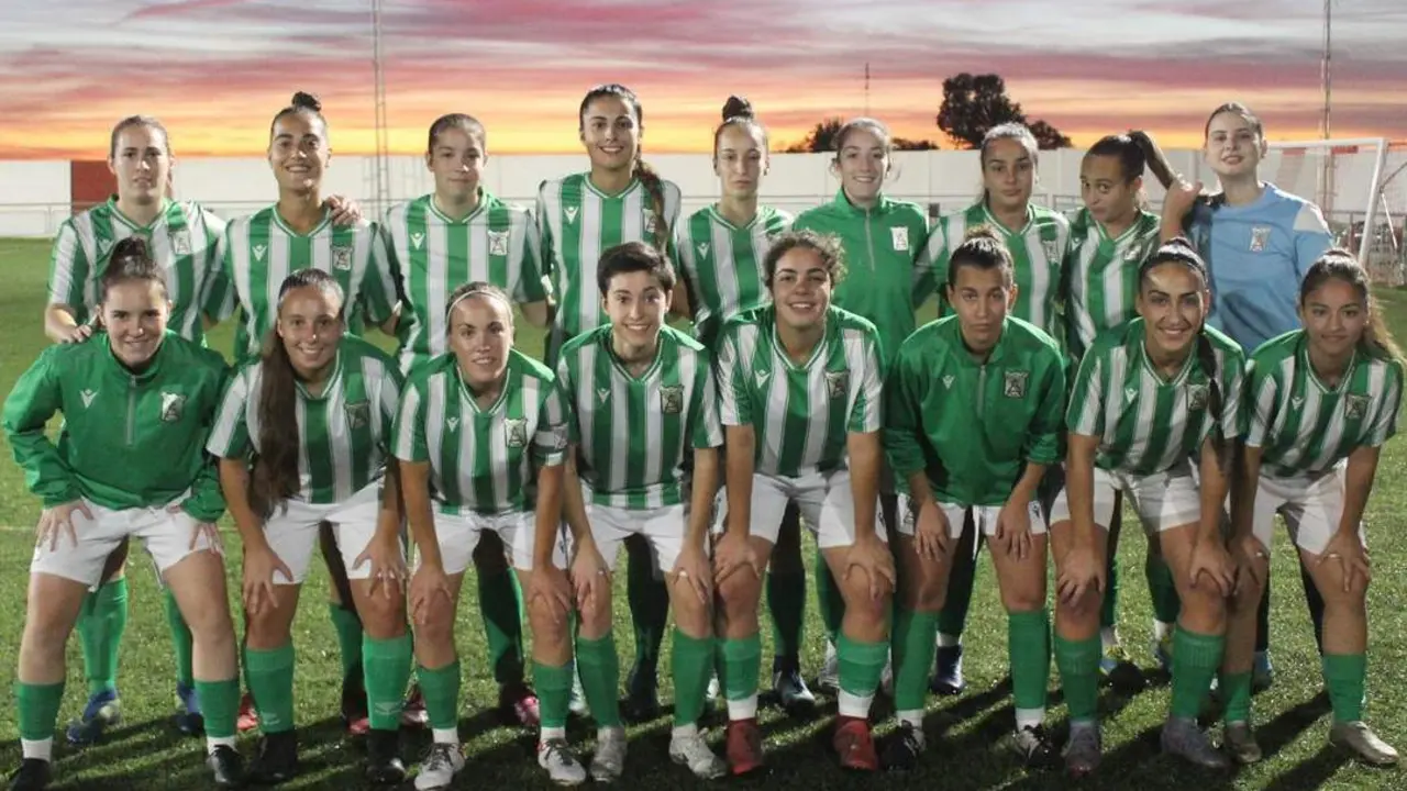 Las jugadoras del Atl&eacute;tico Sanluque&ntilde;o que afrontaron el encuentro ante el Safa San Luis de El Puerto - Ra&uacute;l J. Bustillos