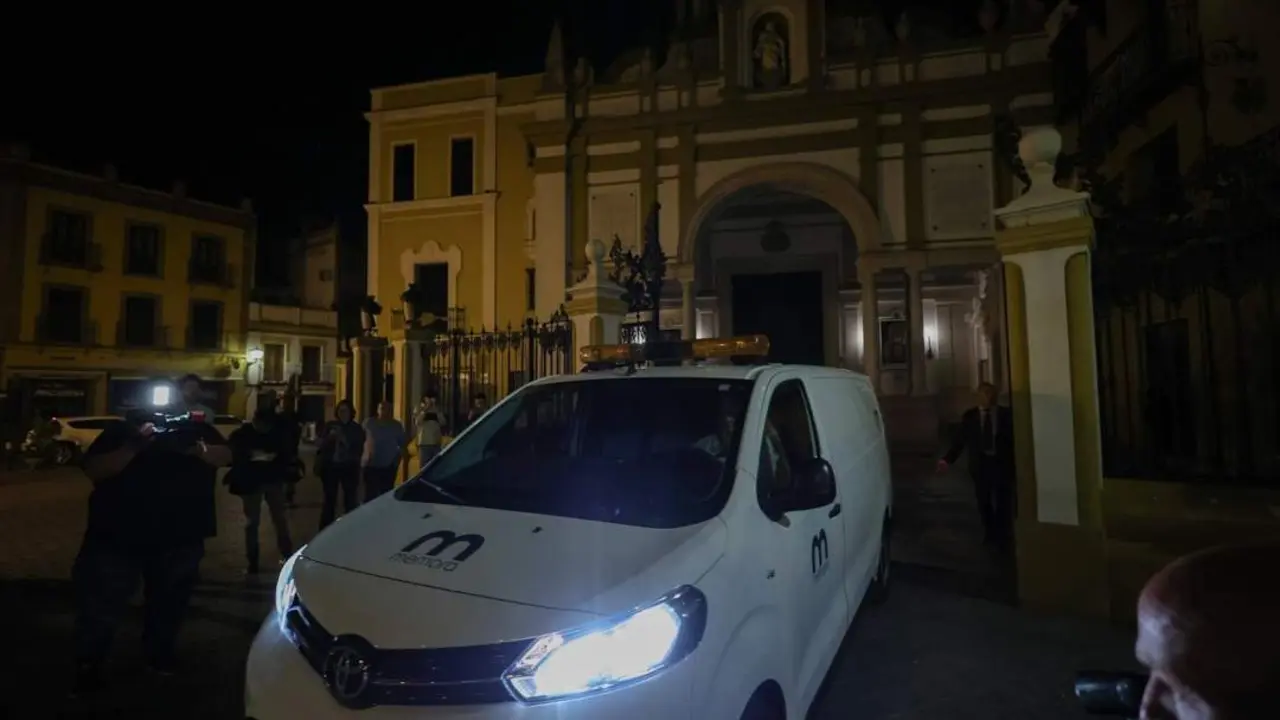 La salida de los restos de Queipo de Llano de la Macarena. - Joaquin Corchero / Europa Press