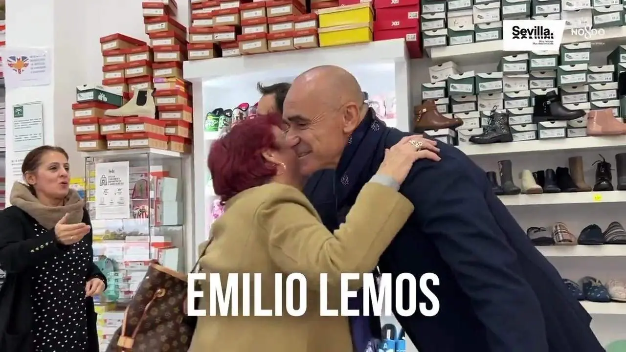El alcalde analiza con los vecinos de Sevilla Este el refuerzo del transporte p&uacute;blico