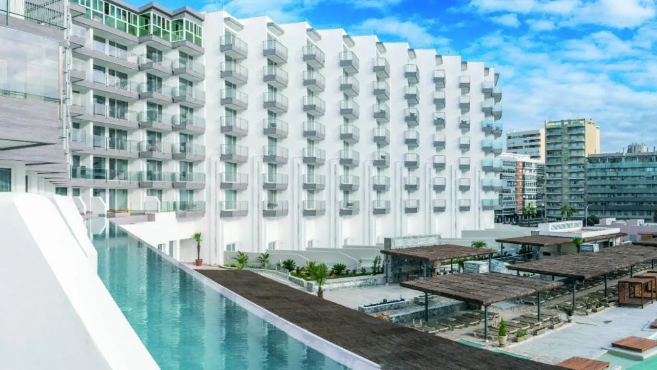 Vistas de la piscina desde la habitaci&oacute;n.  - Hotel C&aacute;diz Bah&iacute;a