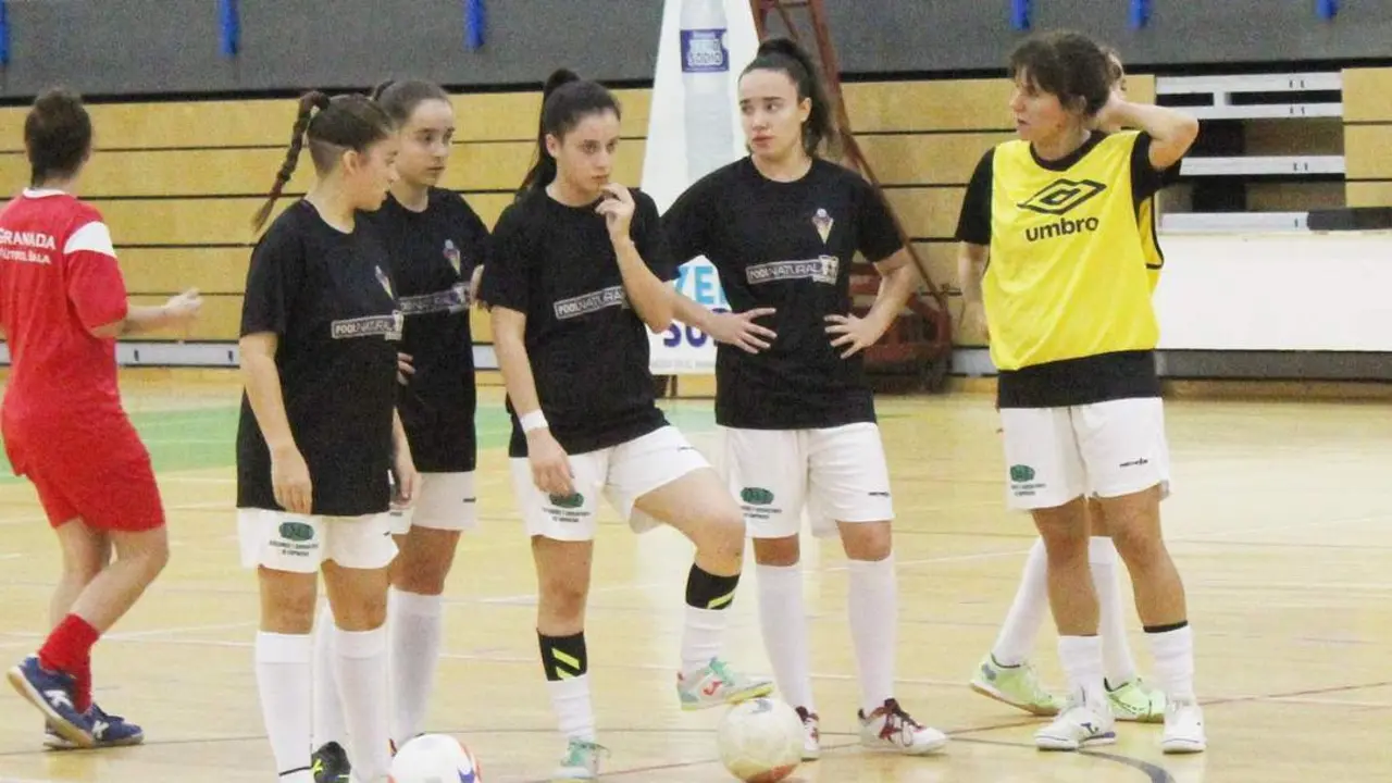 Las jugadoras del Luci Feri Fanum son conscientes de la importancia que tiene ganar en Linares - Ra&uacute;l J. Bustillos