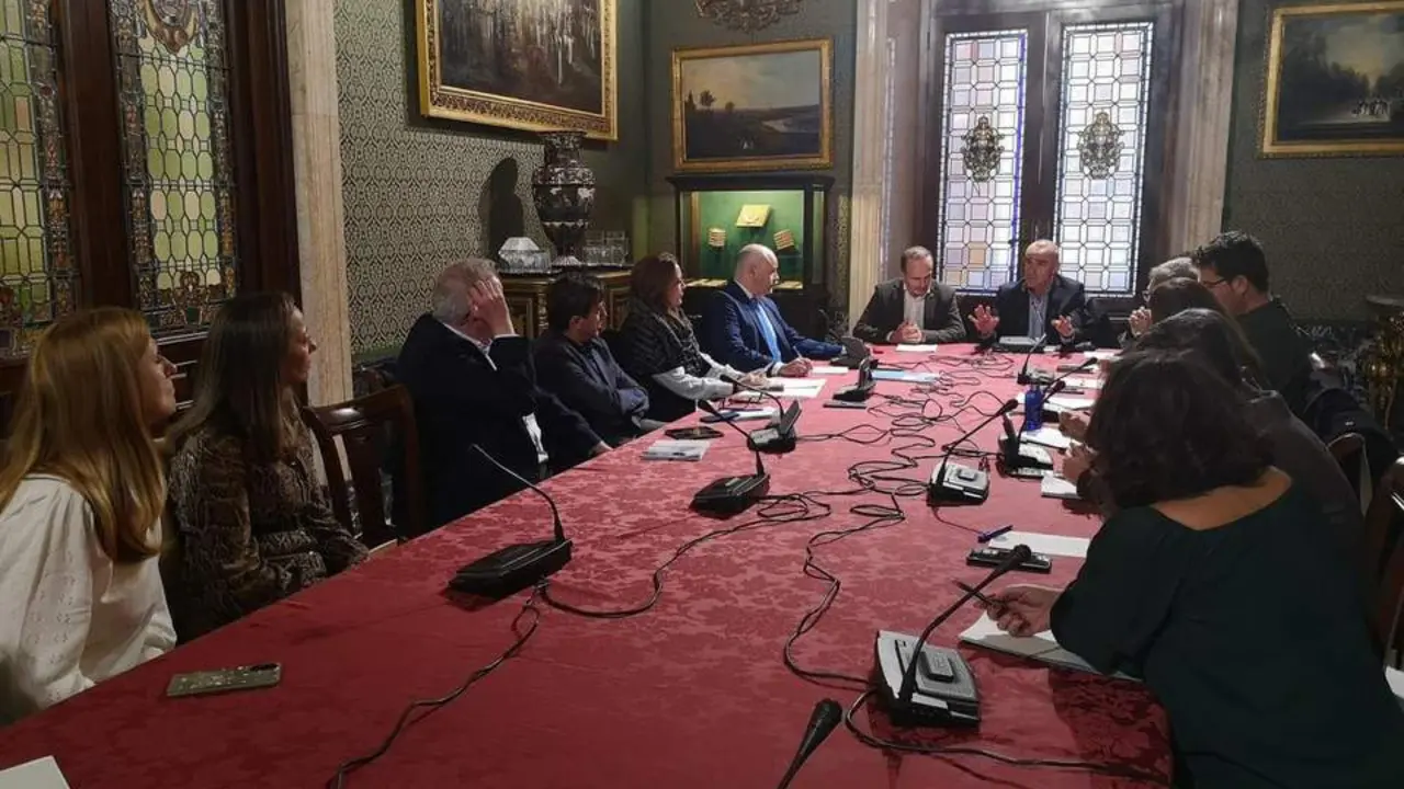 La reuni&oacute;n entre Mu&ntilde;oz y las cooperativas. - Ayto