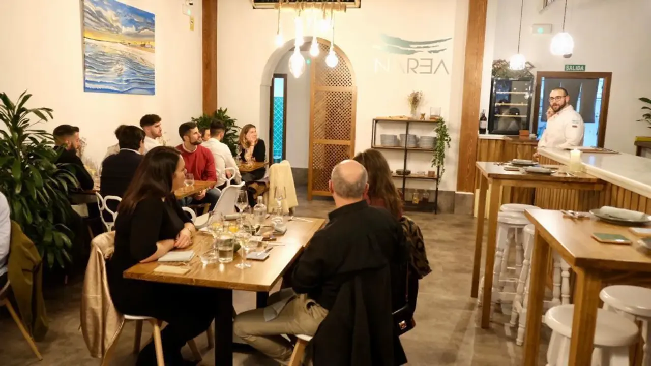 Maridaje en el restaurante Narea para alumnos de vitivinicultura. - A. S.
