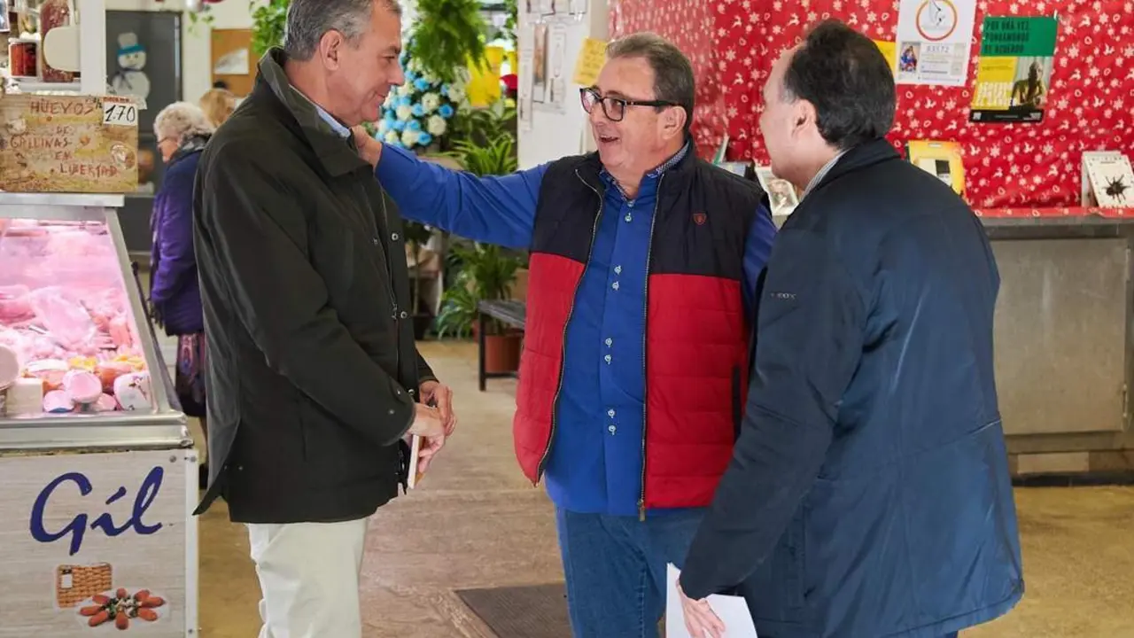 Sanz en el mercado del Cerro. - PP