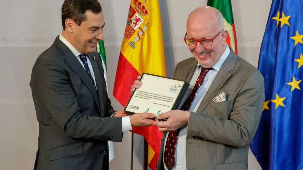Juanma Moreno y  Antonio Ceia da Silva. - EFE