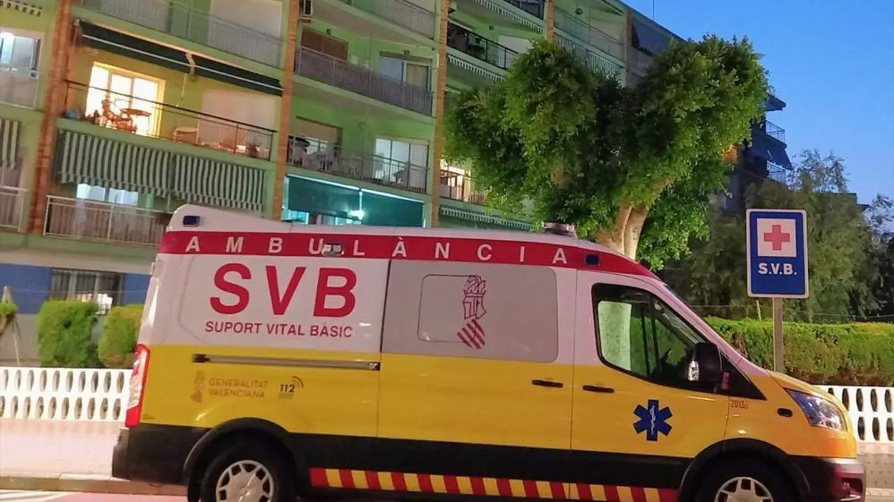 Foto de archivo de ambulancia de Soporte Vital B&aacute;sico (SVB). - CICU