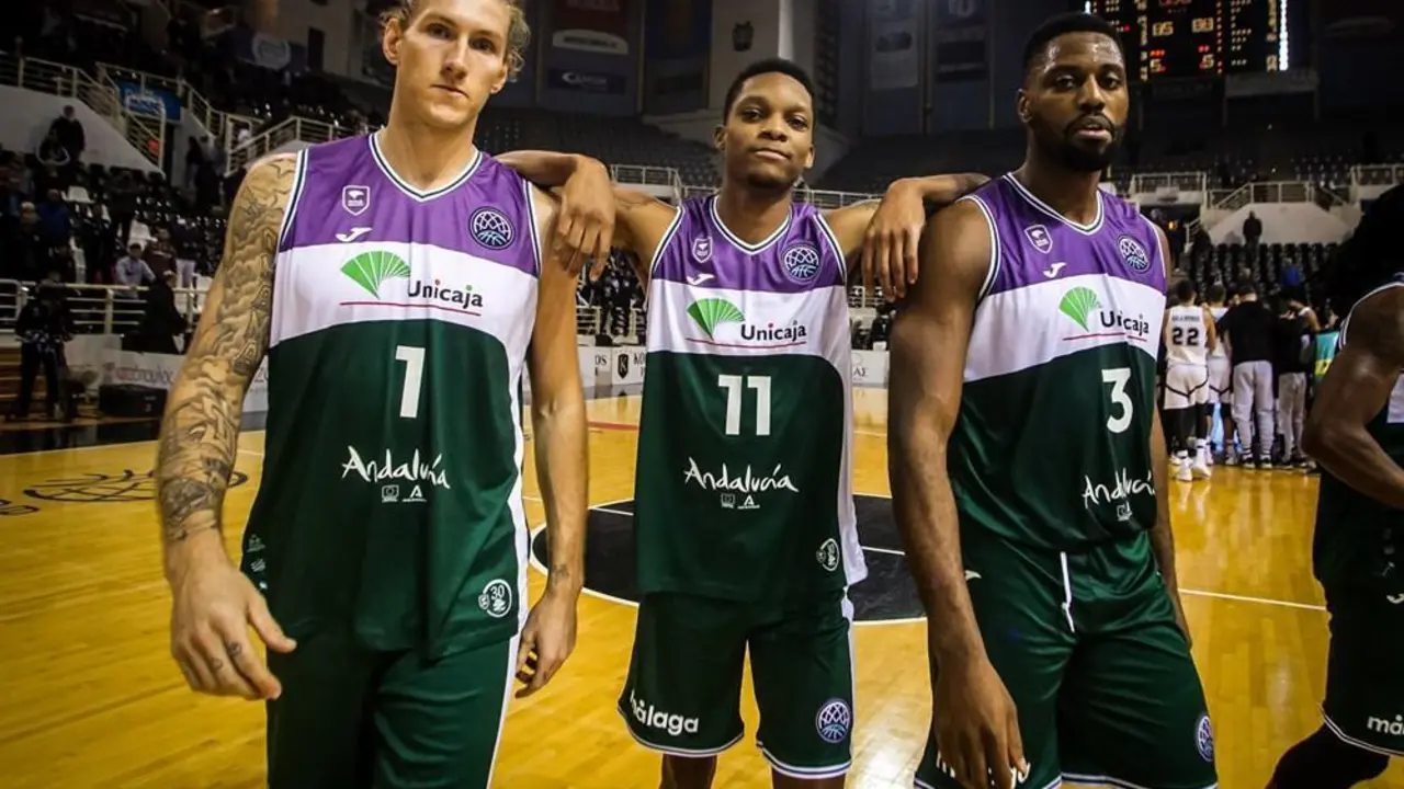 Osetkowski, Carter y Melvin Ejim, parte de este equipo ganador.  - BCL