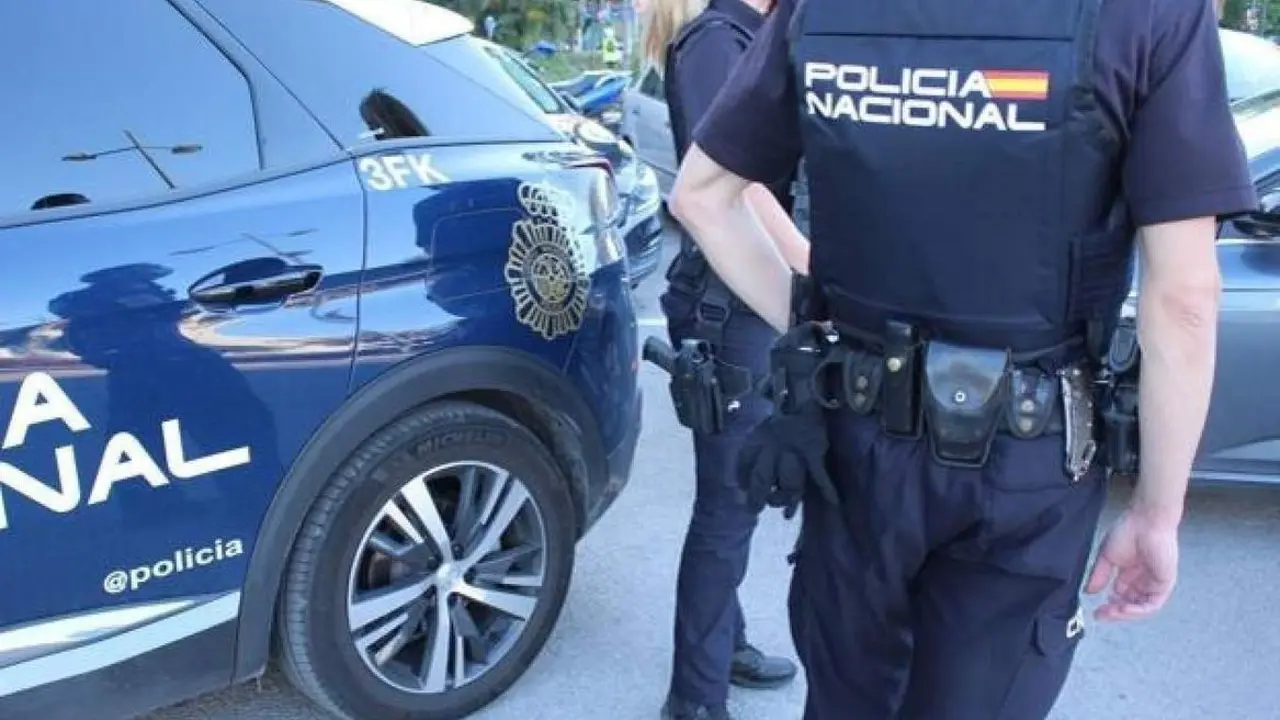 Agentes de la Polic&iacute;a Nacional. - DELEGACI&Oacute;N GOBIERNO