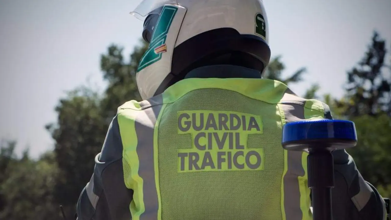 Agente de la Guardia Civil de Tr&aacute;fico - 