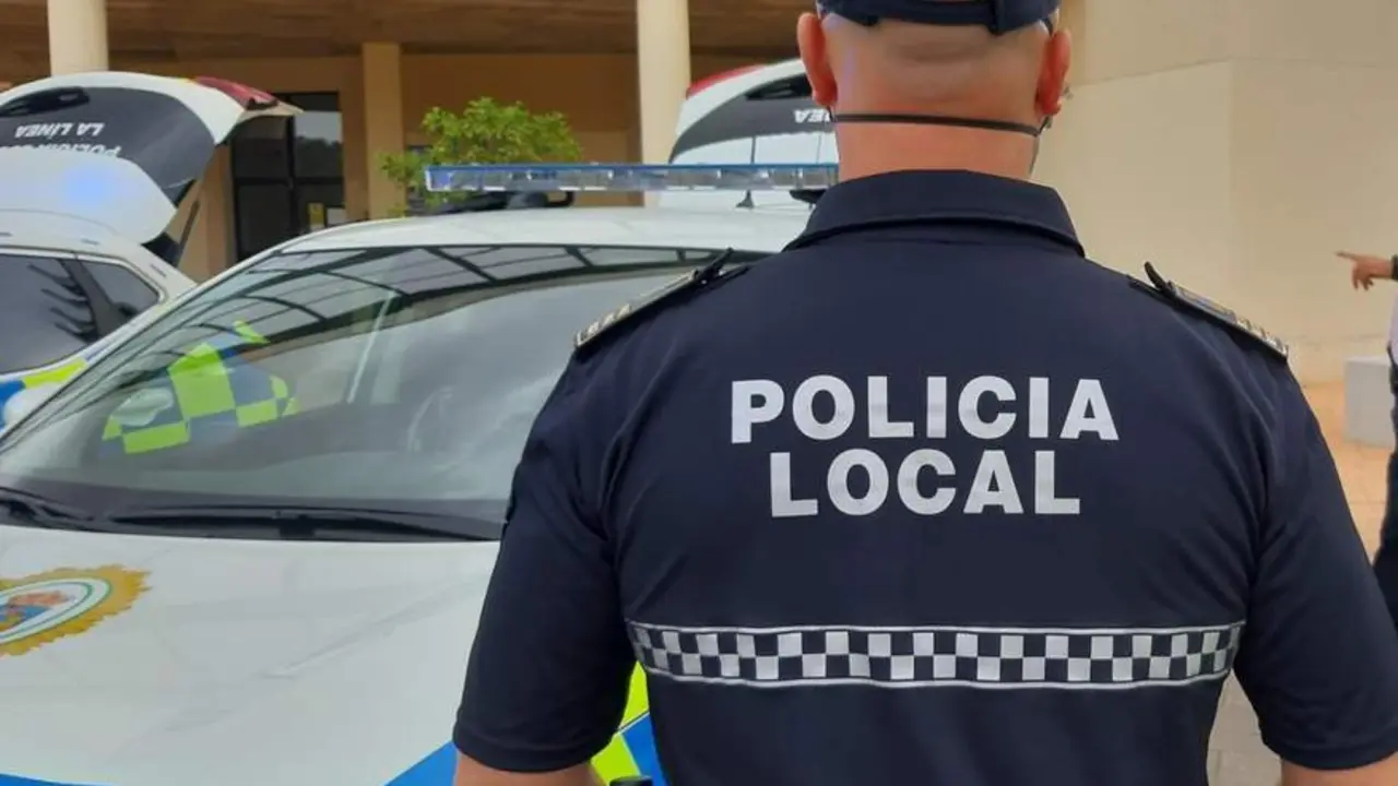 Polic&iacute;a Local de La L&iacute;nea. - A. I.