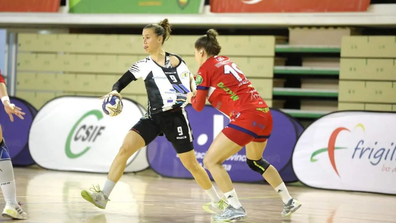 Silvia Arderius, en el partido. - BM COSTA DEL SOL
