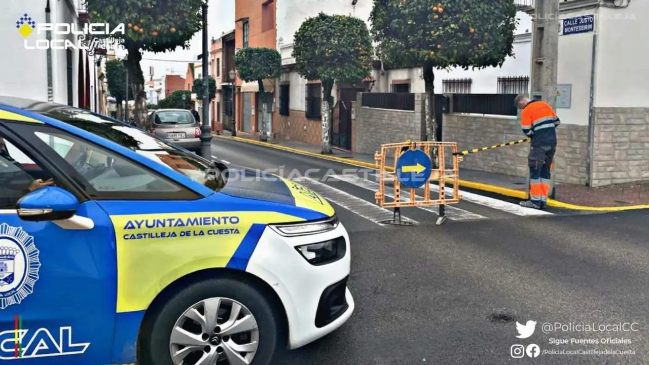 Veh&iacute;culo de la Polic&iacute;a Local de Castilleja de la Cuesta. - POLICIA LOCAL
