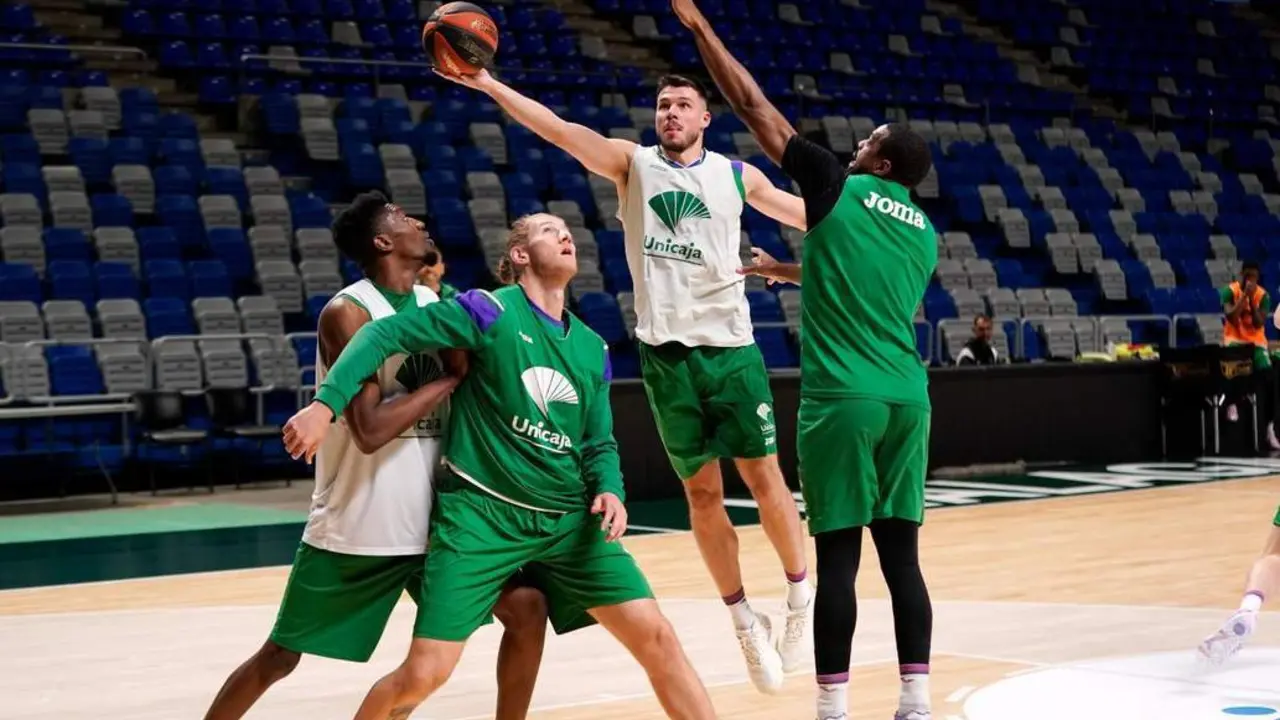 El Unicaja juega este s&aacute;bado (20.45) en Manresa. - UNICAJA CB