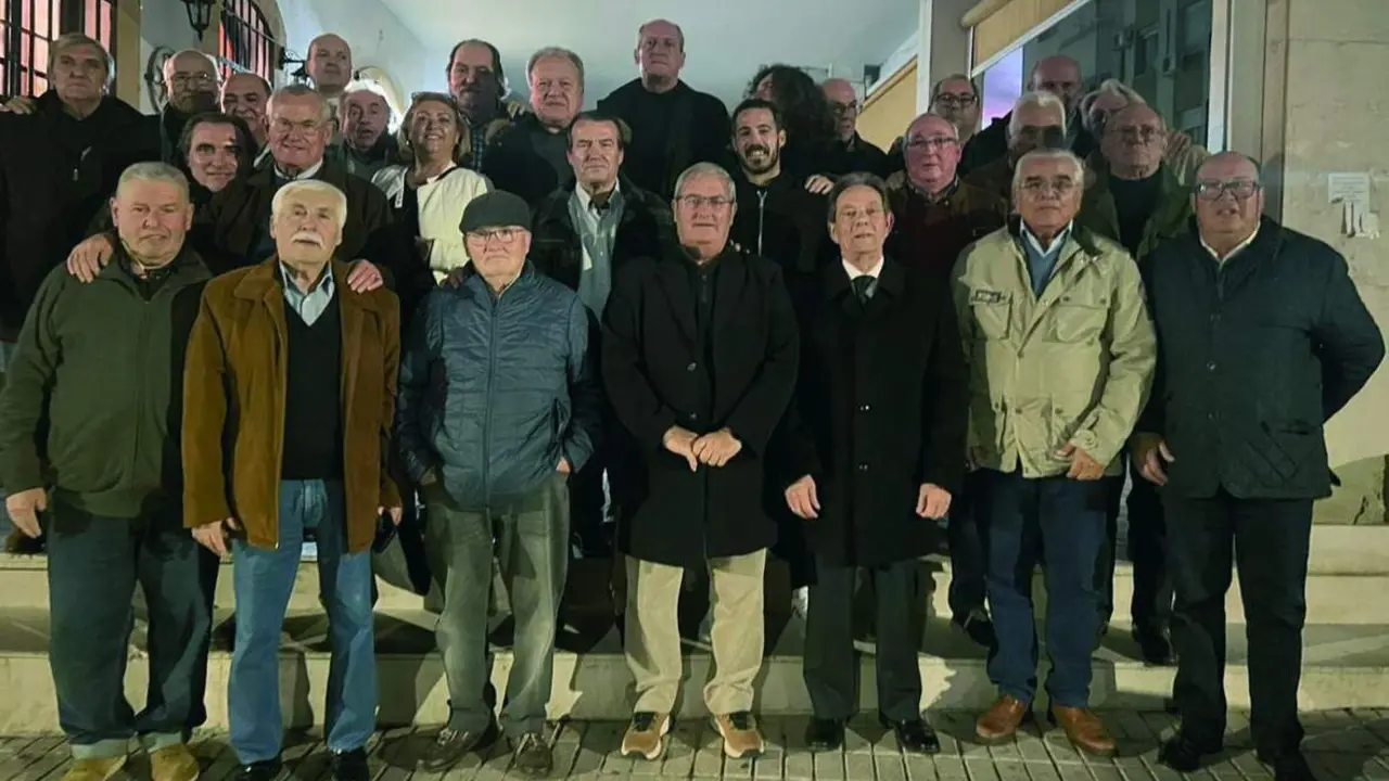 Pacheco junto a los representantes de la Plataforma el viernes. - Viva