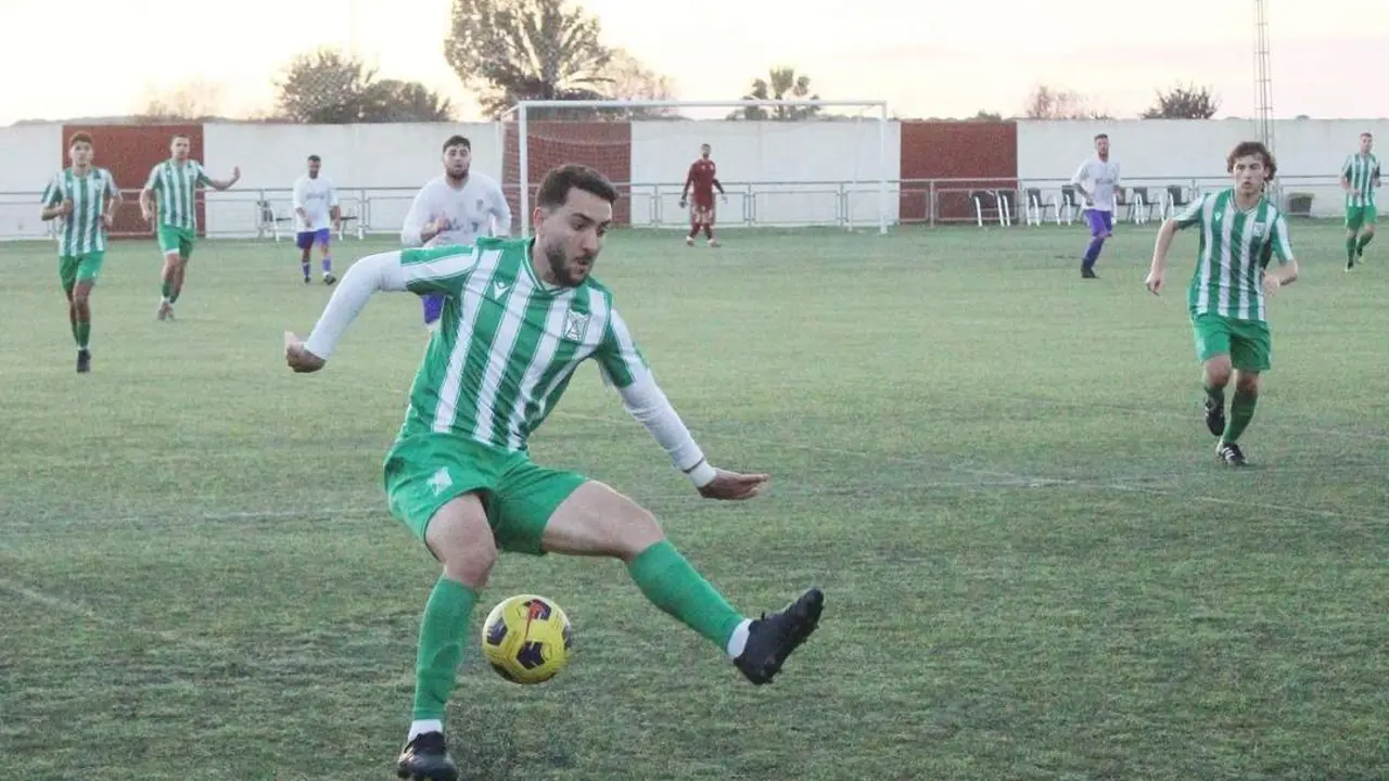 Cunete inicia una acci&oacute;n de ataque - Ra&uacute;l J. Bustillos