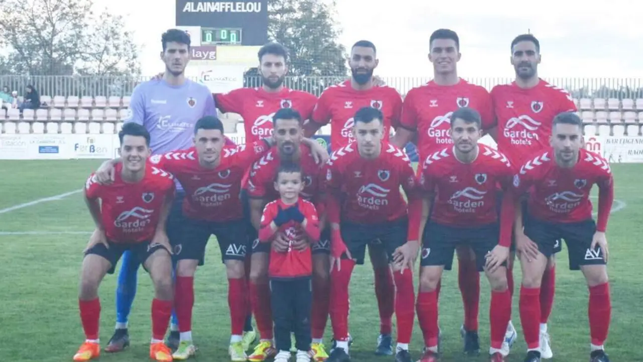 El sanluque&ntilde;o Marco Monta&ntilde;o, portero titular del Cartaya ante el Rota  - ADC