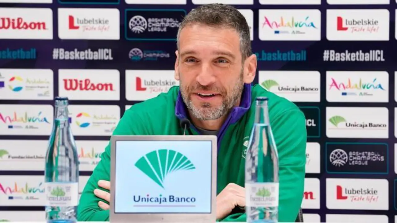 El entrenador del Unicaja, Ibon Navarro. - UNICAJA CB