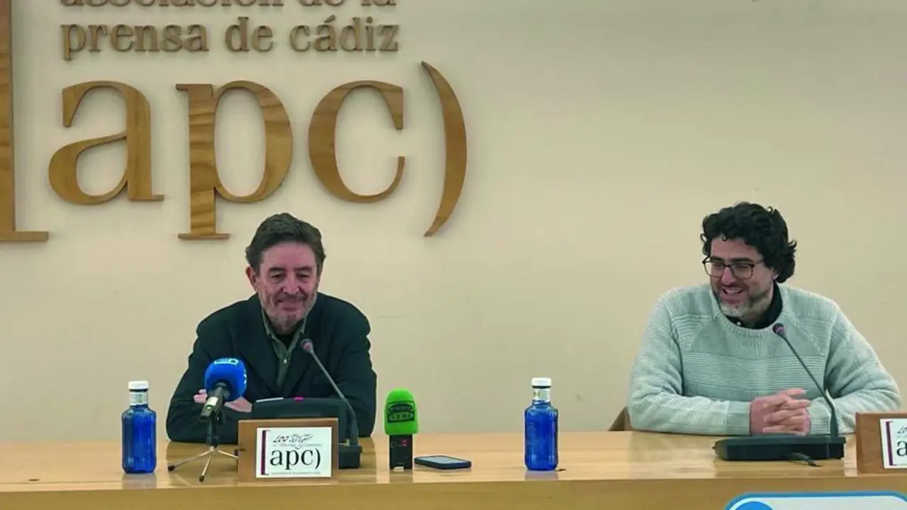 El director del Insituto Cervantes y el presidente de la APC. - VIVA
