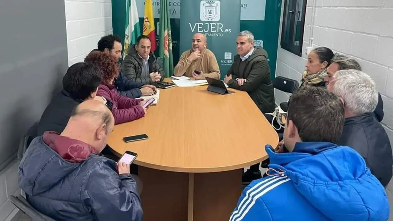 Reuni&oacute;n de la Mesa del Carnaval. - A.V.