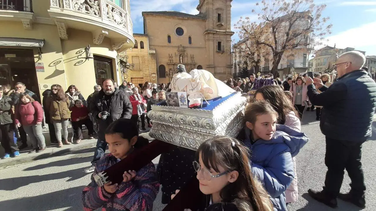 Palomas en la procesi&oacute;n de la Candelaria, celebrada este jueves.  - JJMG