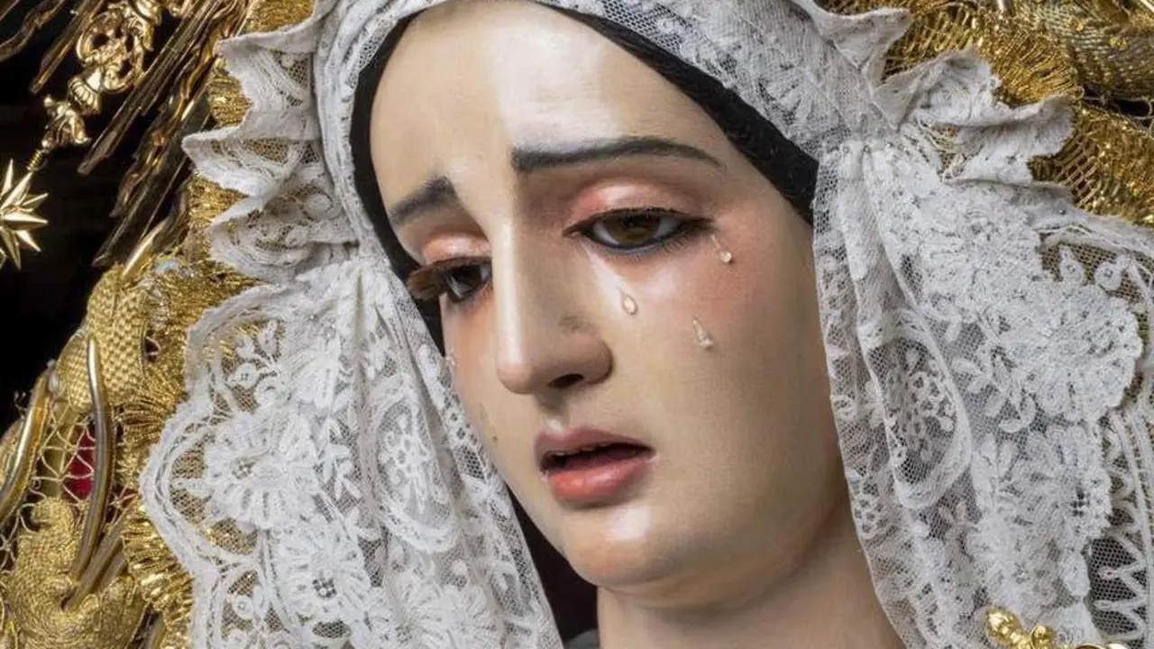 La Virgen de los Dolores de La Lanzada, tras su restauraci&oacute;n.  - JAVIER MESA
