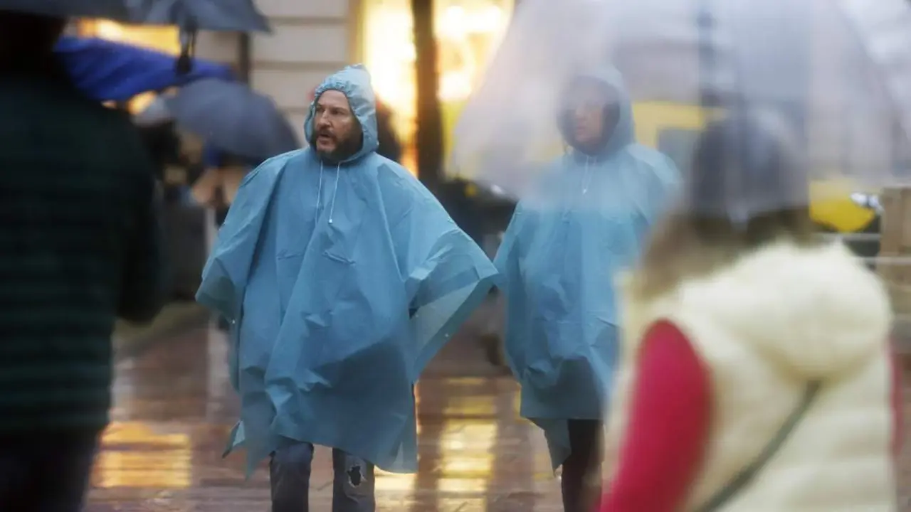 Imagen de archivo de lluvia en M&aacute;laga. - &Aacute;lex Zea/Europa Press