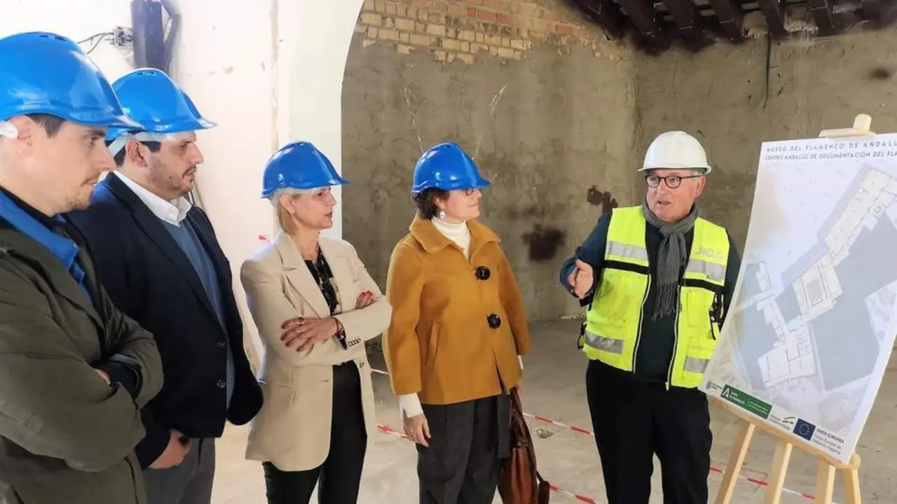 Pelayo durante la visita a las obras del Museo del Flamenco. - PP