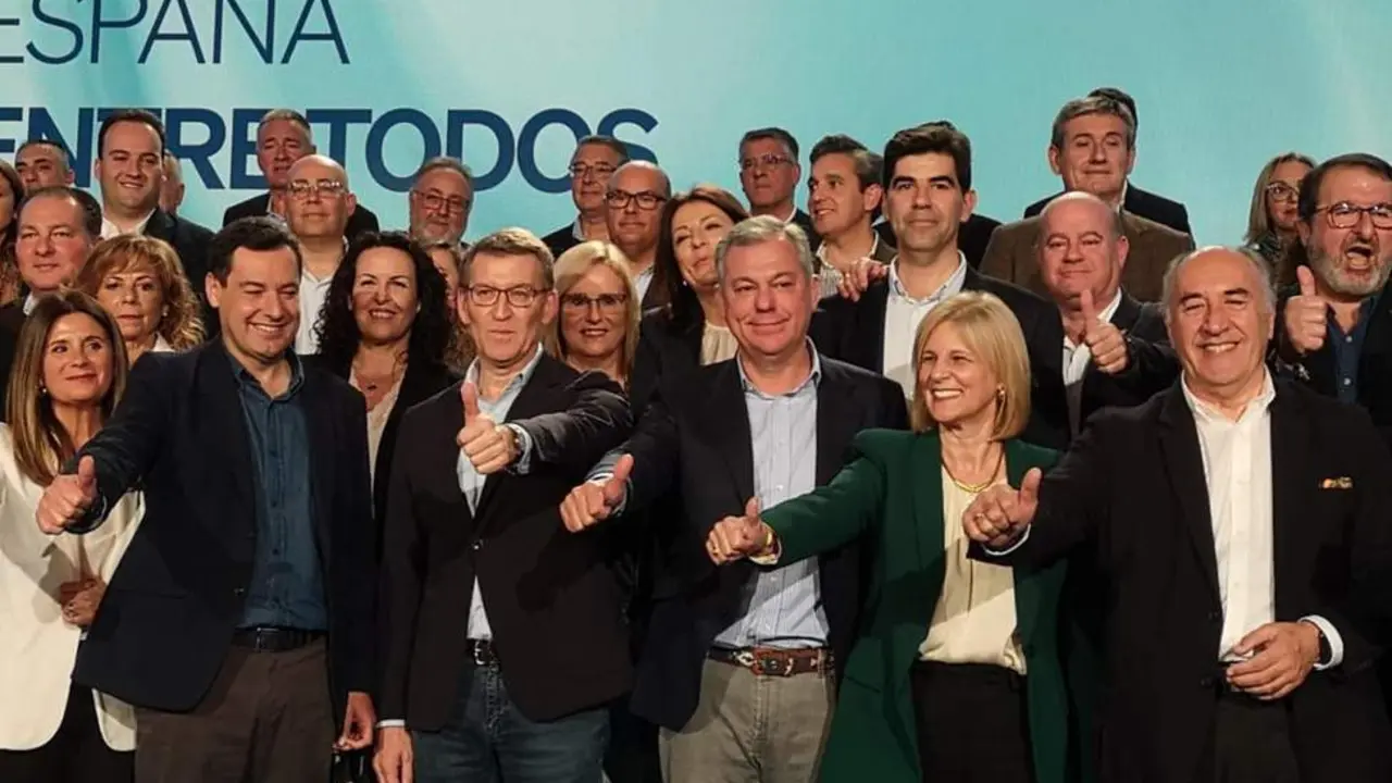 Garc&iacute;a Pelayo junto a Moreno y Feij&oacute;o en Sevilla. - PP