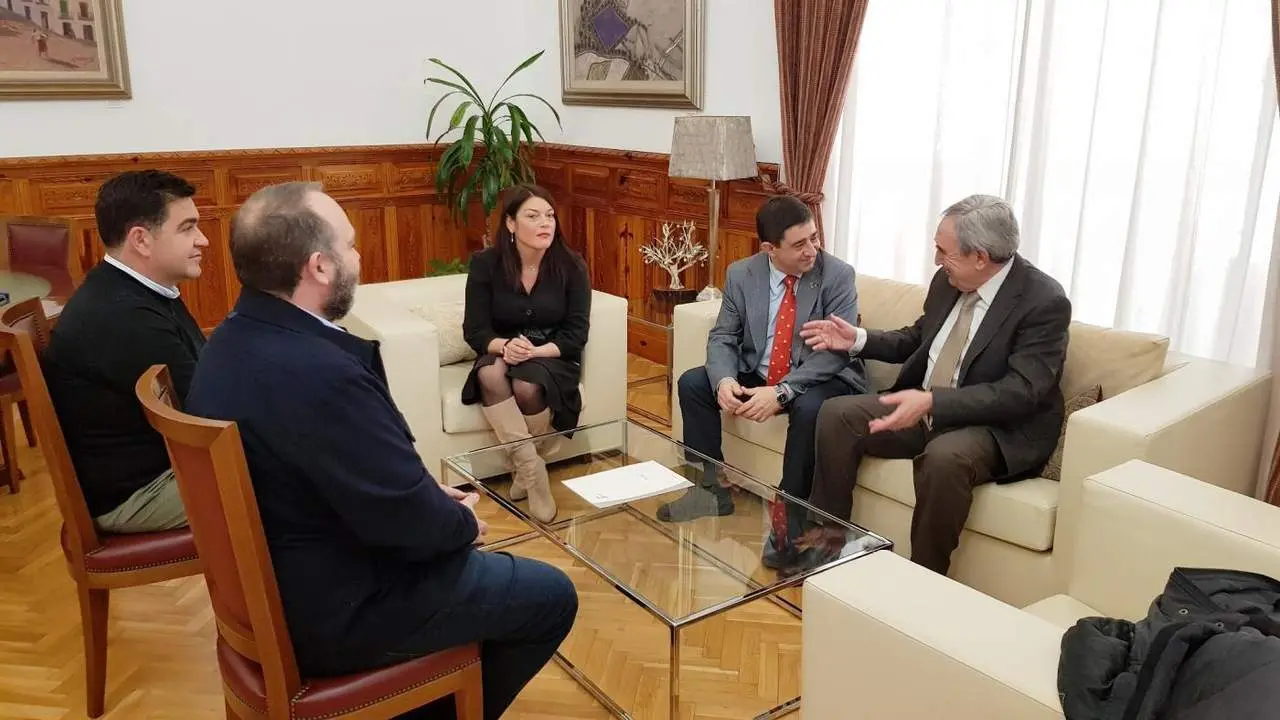 Reuni&oacute;n entre Francisco Reyes y Jos&eacute; Boyano. - Viva Ja&eacute;n