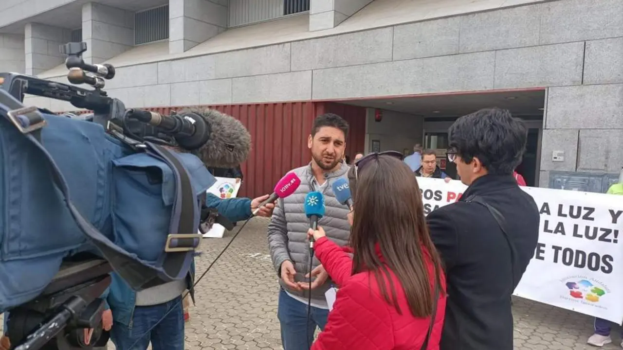 Ismael S&aacute;nchez en el Pol&iacute;gono Sur. - IU