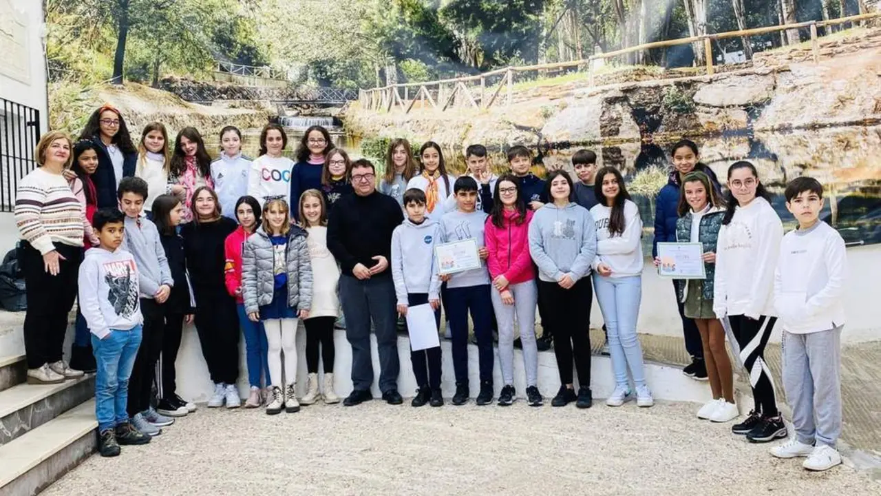 Participantes en el pleno infantil.  - 